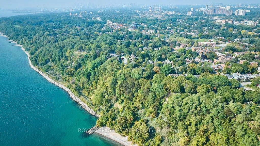Photo 32 of 44 Birchmount Road, Scarborough, Birchcliffe-Cliffside — HOMEH