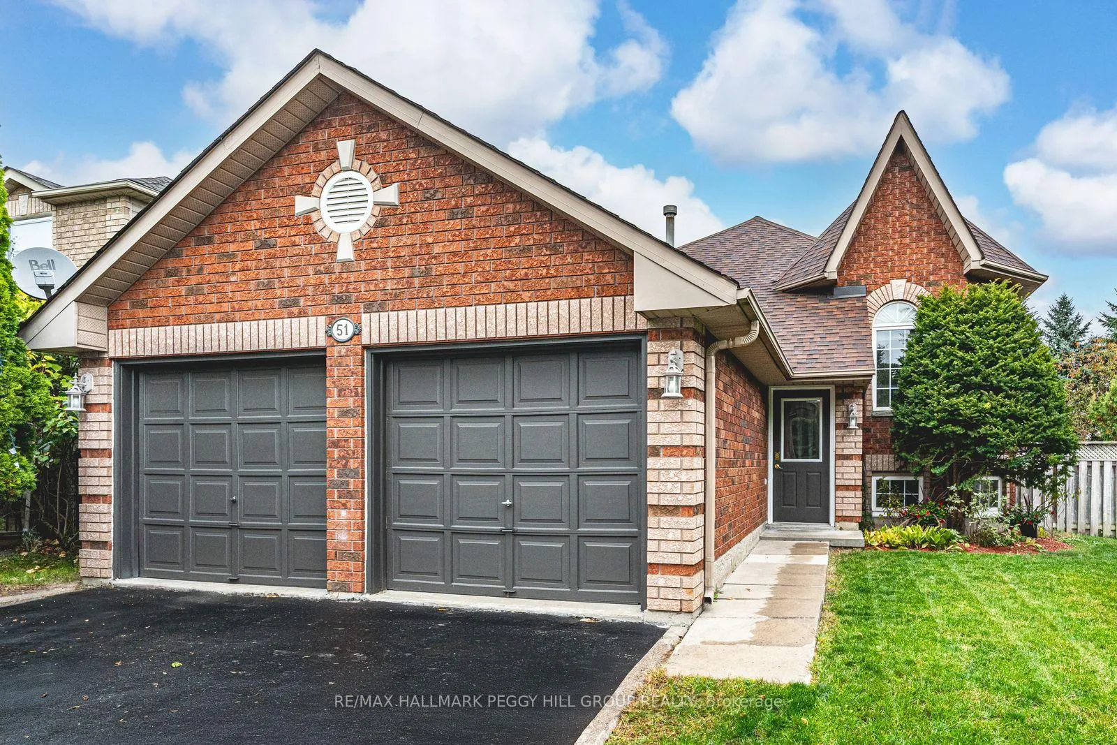 Photo 1 of 51 Golden Eagle Way, Barrie, Little Lake — HOMEH
