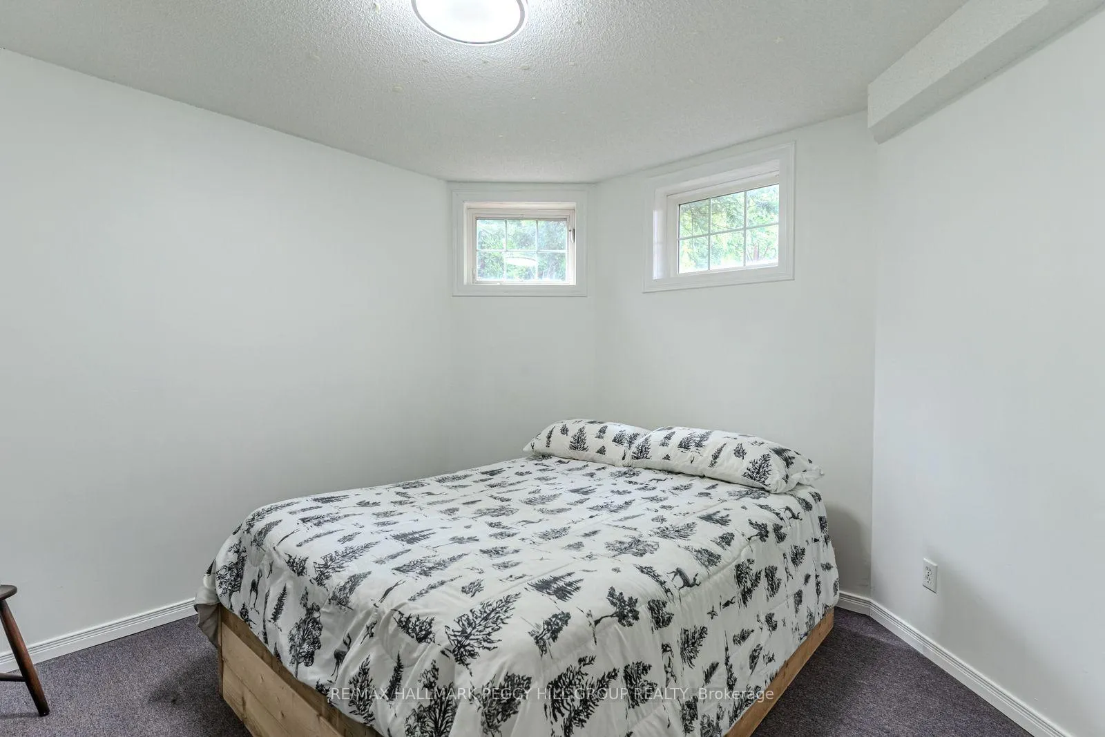 Photo 11 of 51 Golden Eagle Way, Barrie, Little Lake — HOMEH