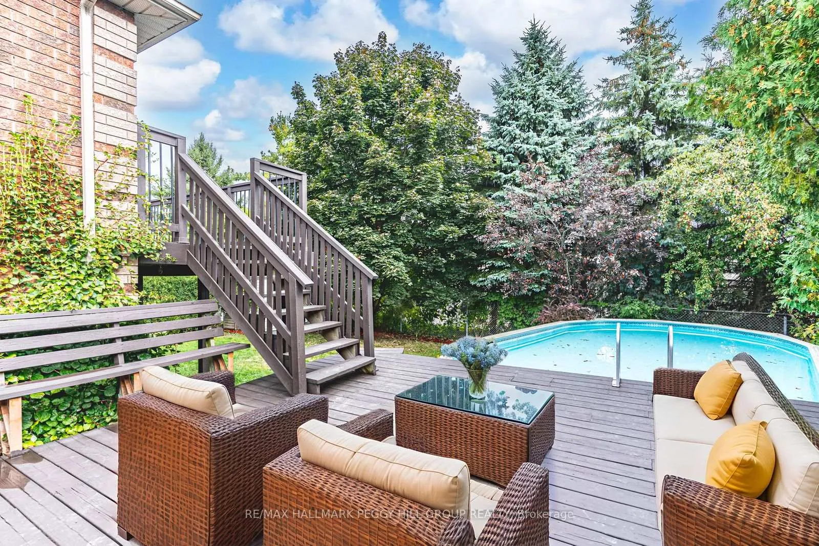 Photo 14 of 51 Golden Eagle Way, Barrie, Little Lake — HOMEH