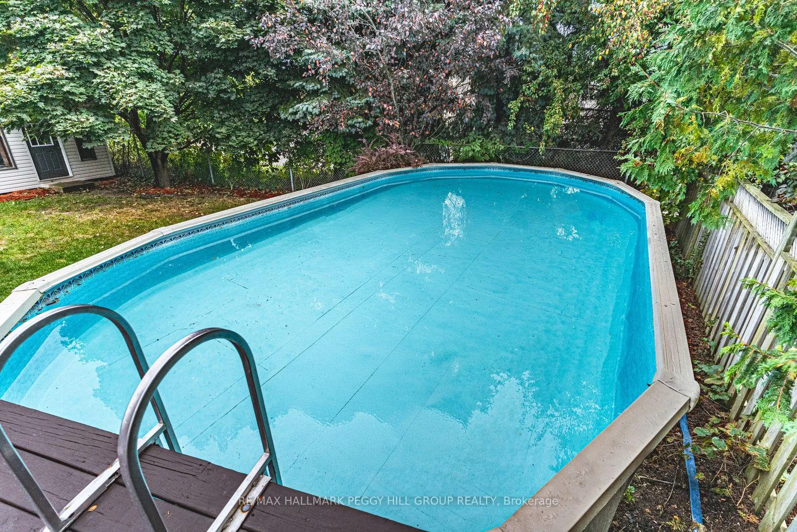 Photo 15 of 51 Golden Eagle Way, Barrie, Little Lake — HOMEH