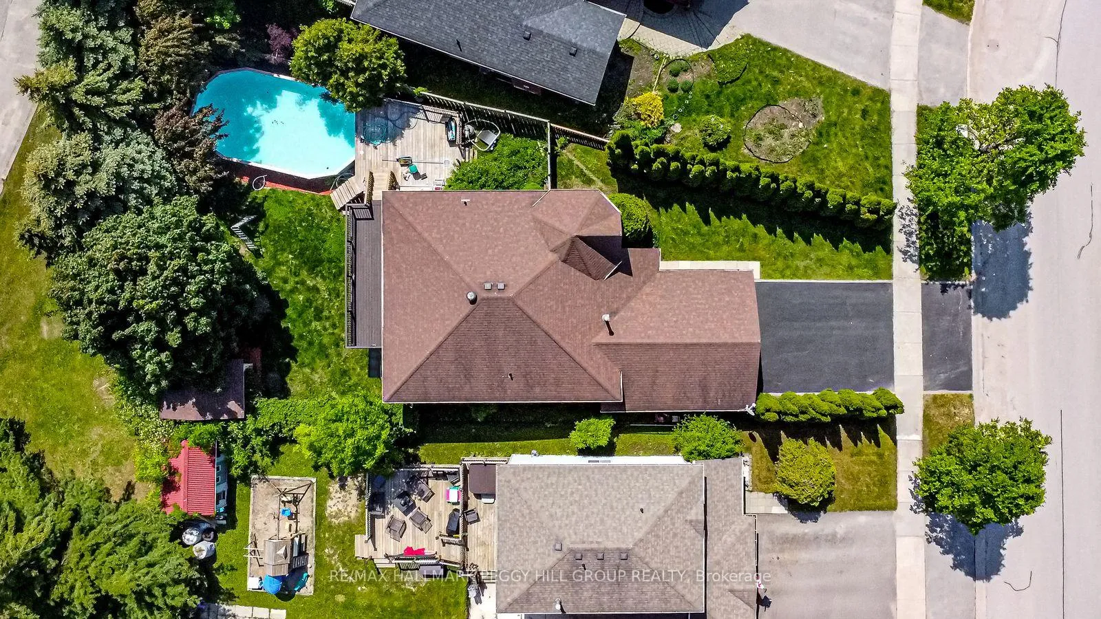Photo 17 of 51 Golden Eagle Way, Barrie, Little Lake — HOMEH