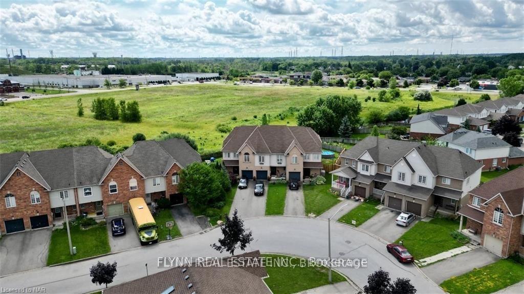 Photo 2 of 34 Natalie Court, Thorold, Confederation Heights — HOMEH