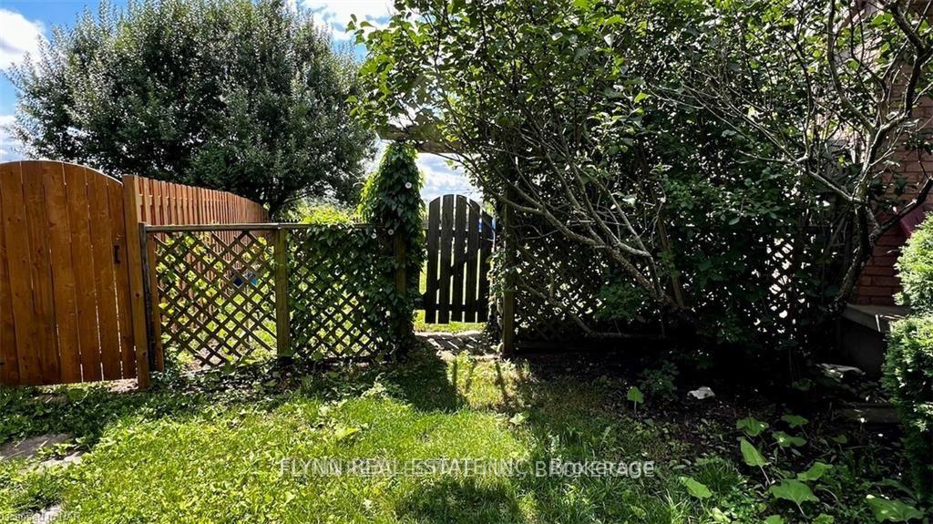 Photo 6 of 34 Natalie Court, Thorold, Confederation Heights — HOMEH