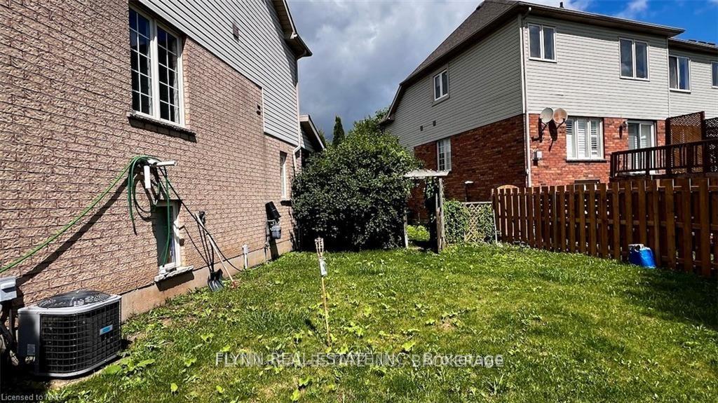 Photo 8 of 34 Natalie Court, Thorold, Confederation Heights — HOMEH