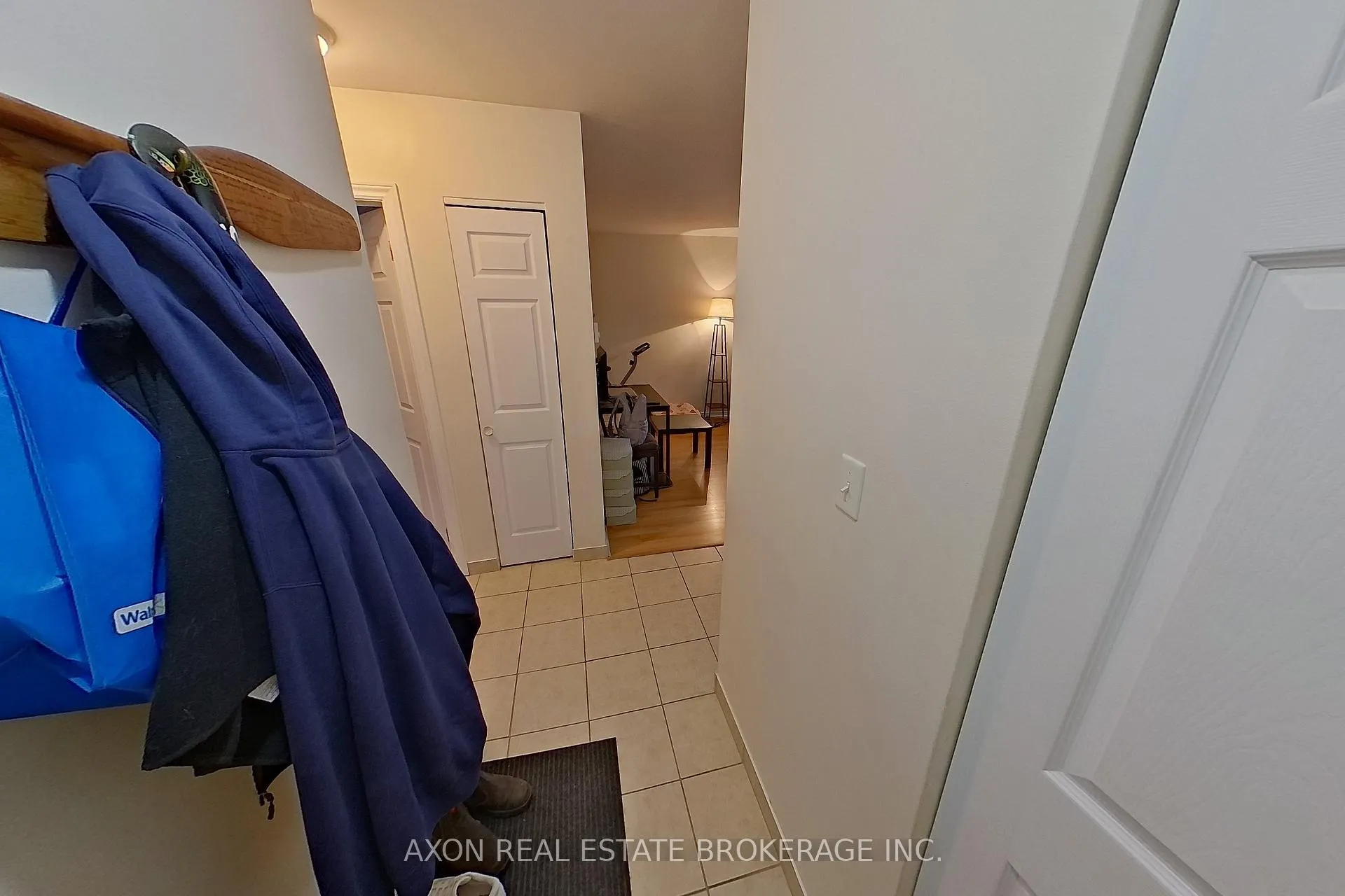 Photo 5 of 422 Barrie Street, Kingston, East of Sir John A. Blvd — HOMEH
