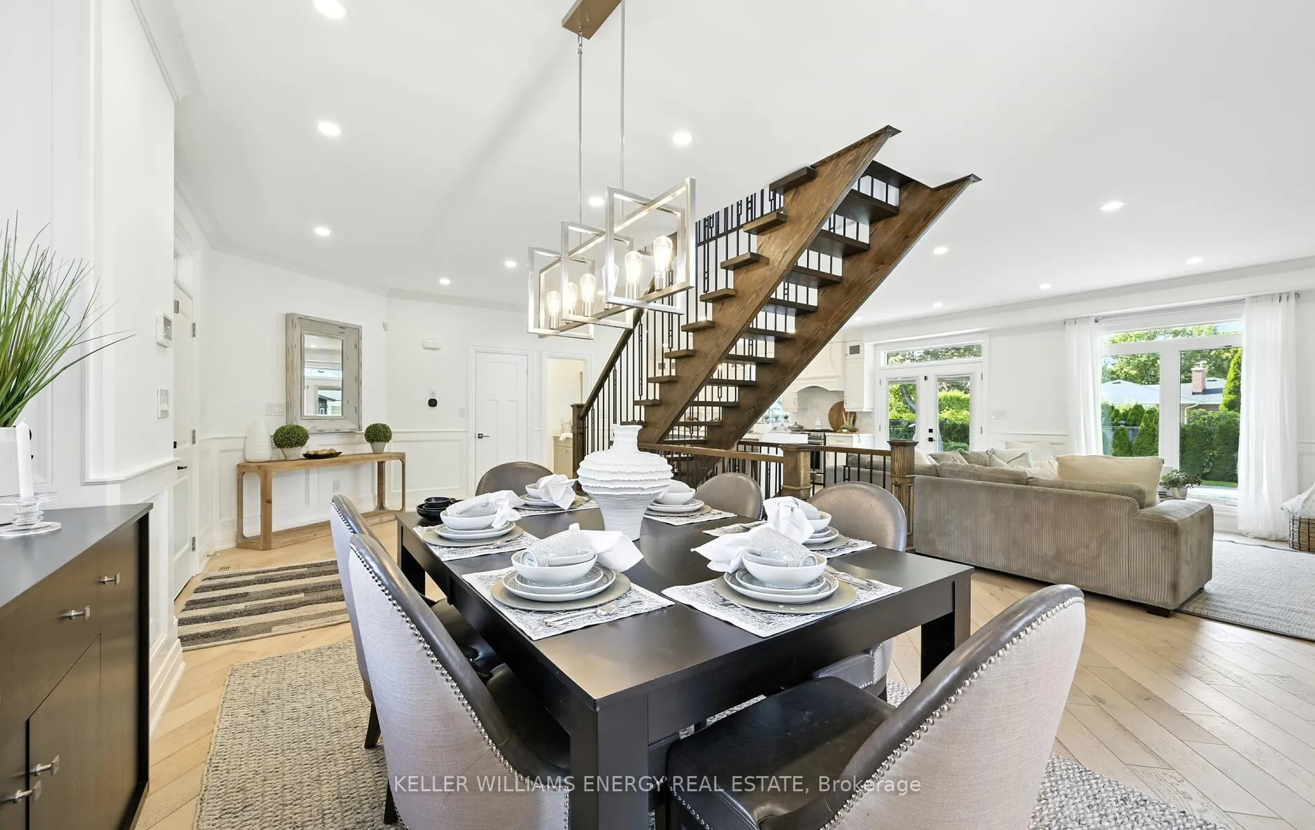 Photo 6 of 96 Kingsdale Drive, Oshawa, O'Neill — HOMEH