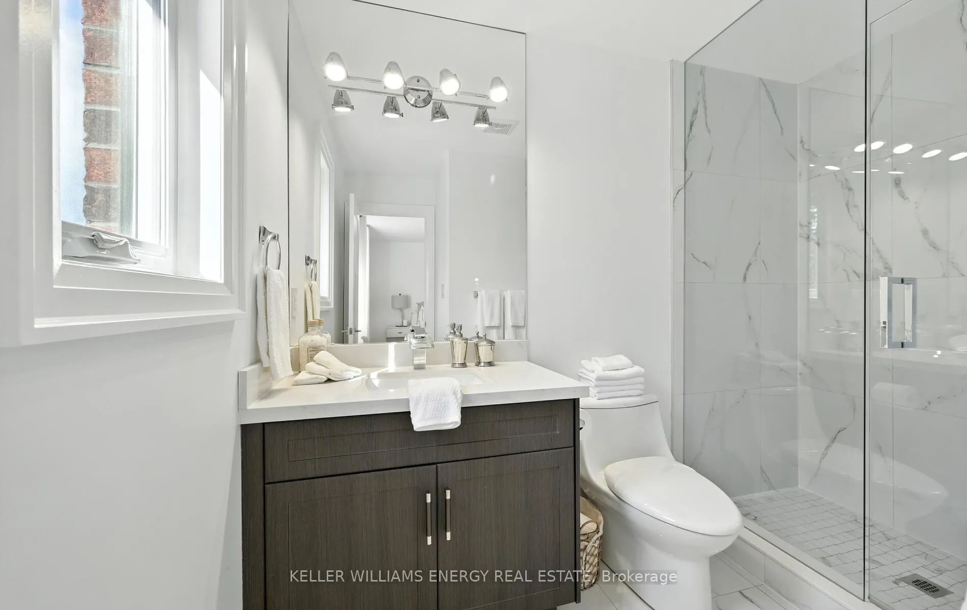 Photo 30 of 96 Kingsdale Drive, Oshawa, O'Neill — HOMEH