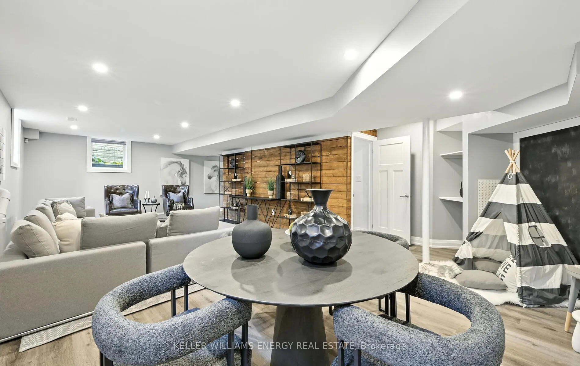 Photo 32 of 96 Kingsdale Drive, Oshawa, O'Neill — HOMEH