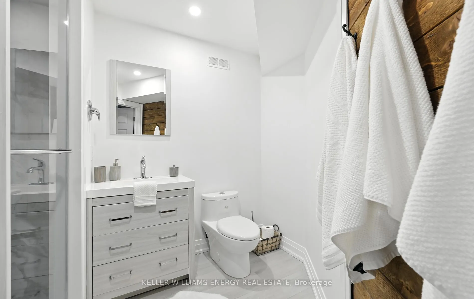 Photo 36 of 96 Kingsdale Drive, Oshawa, O'Neill — HOMEH
