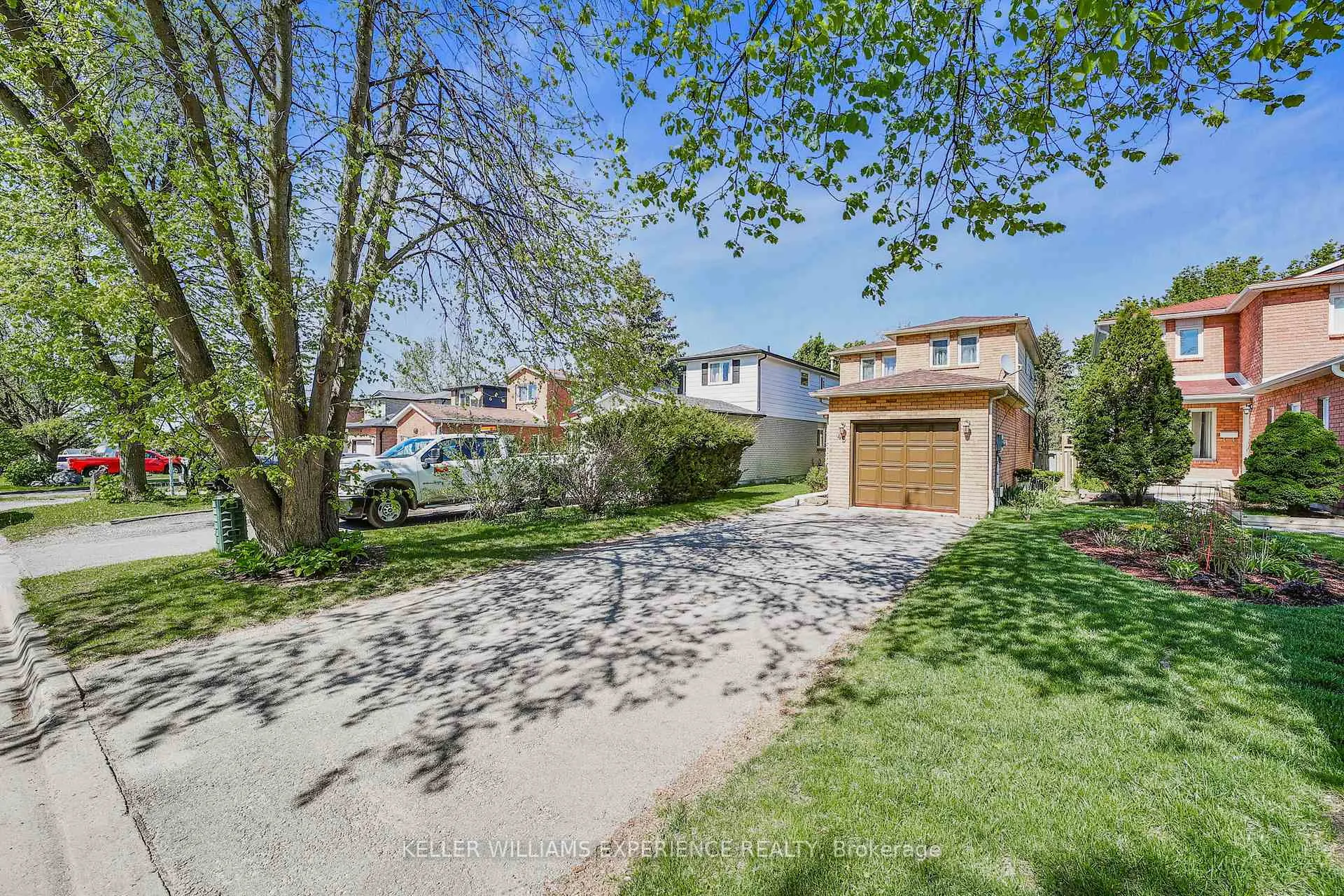 Photo 2 of 45 Garden Drive, Barrie, Allandale Heights — HOMEH