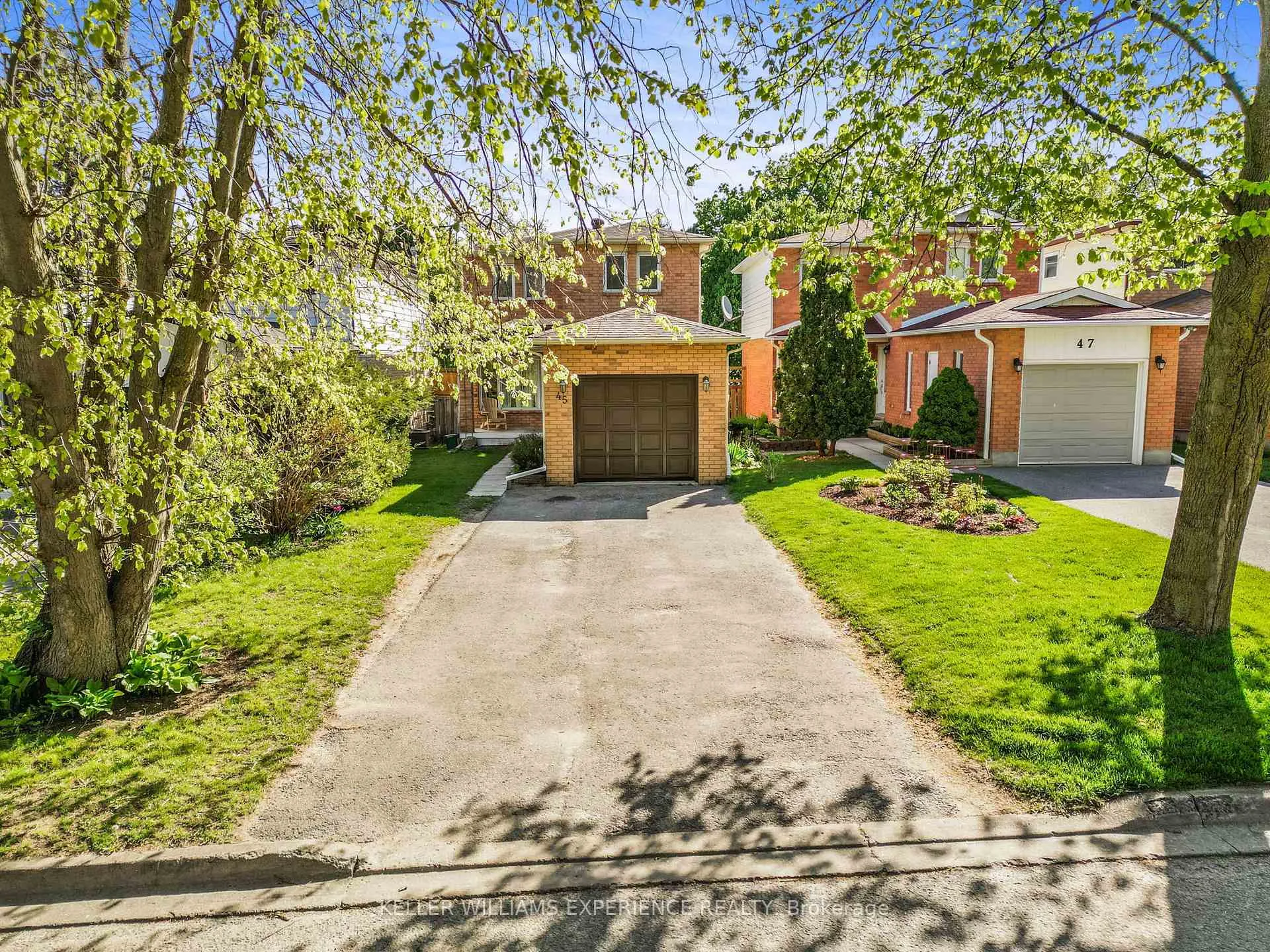 Photo 3 of 45 Garden Drive, Barrie, Allandale Heights — HOMEH