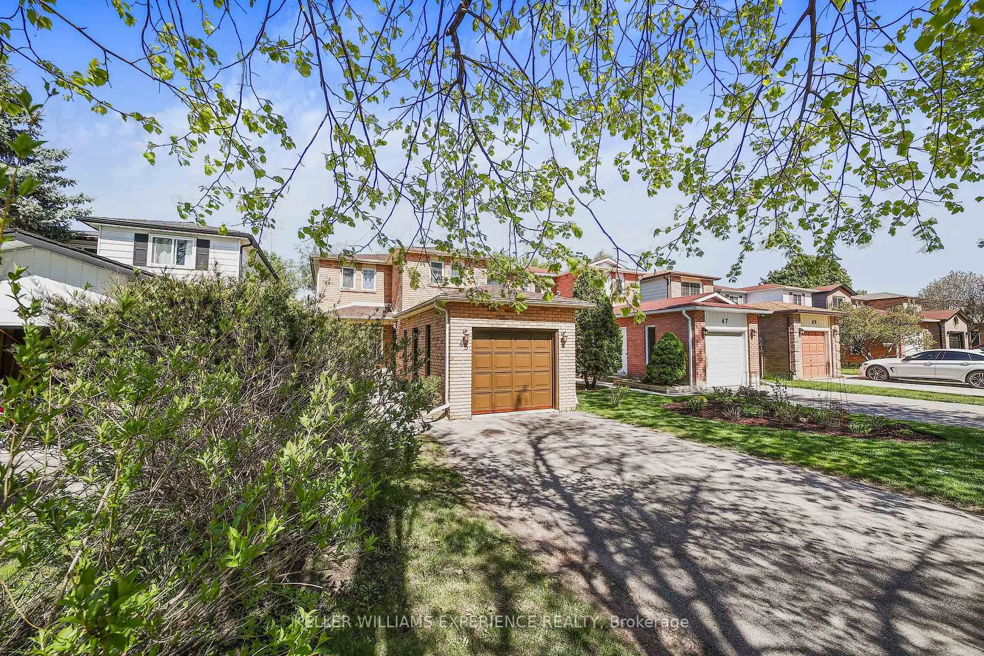 Photo 5 of 45 Garden Drive, Barrie, Allandale Heights — HOMEH