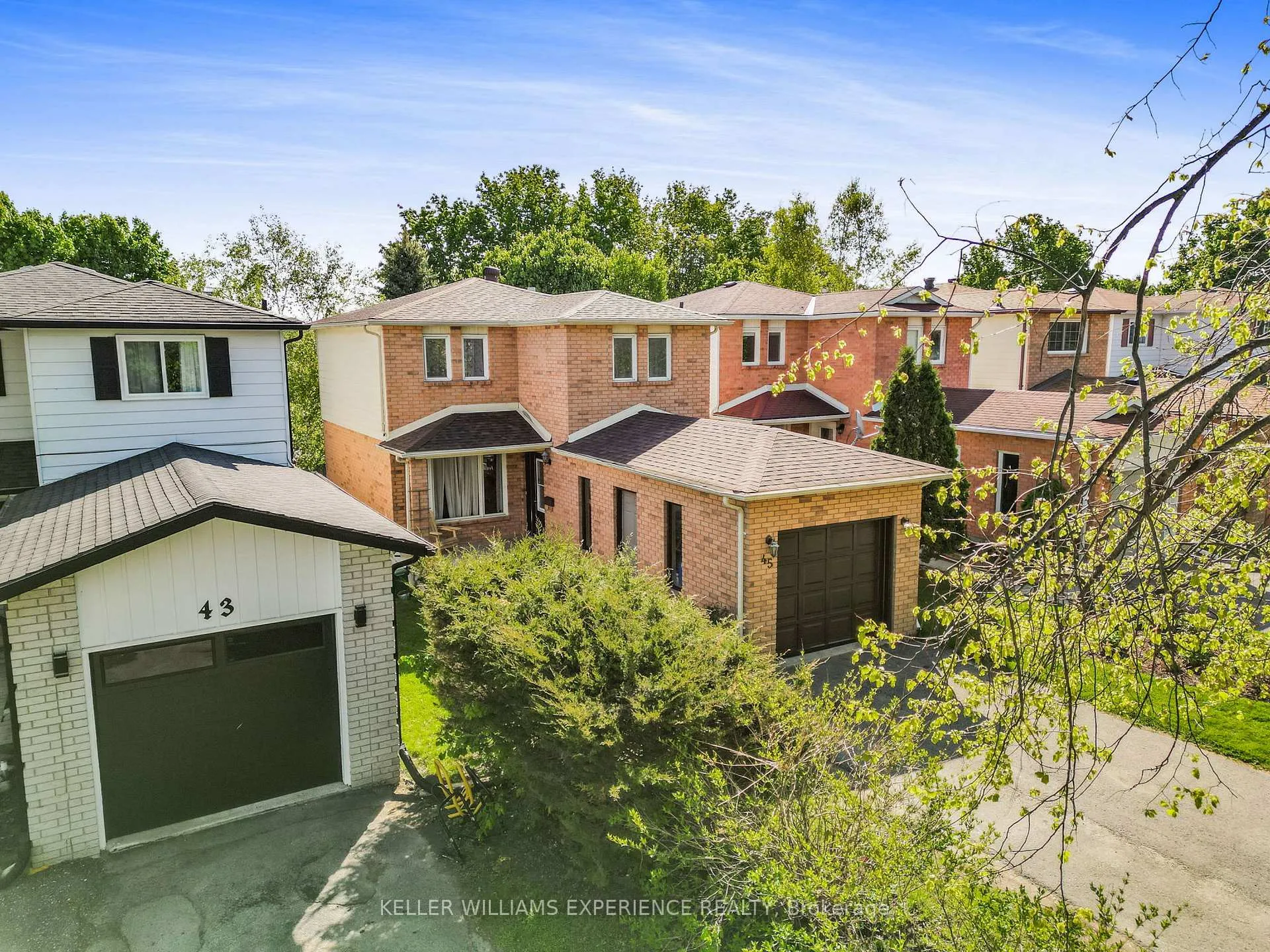 Photo 6 of 45 Garden Drive, Barrie, Allandale Heights — HOMEH