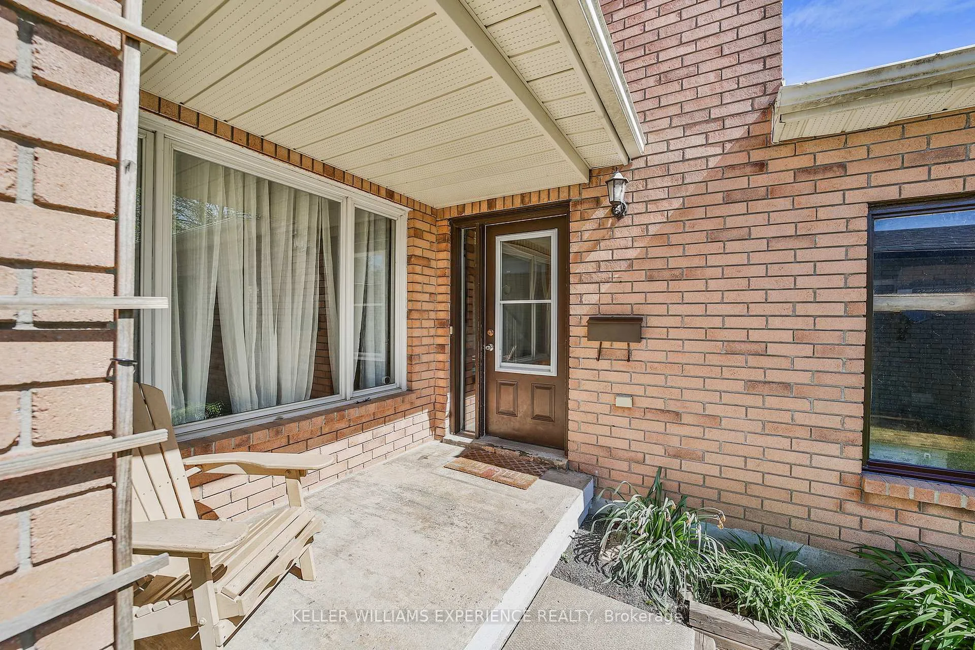 Photo 7 of 45 Garden Drive, Barrie, Allandale Heights — HOMEH