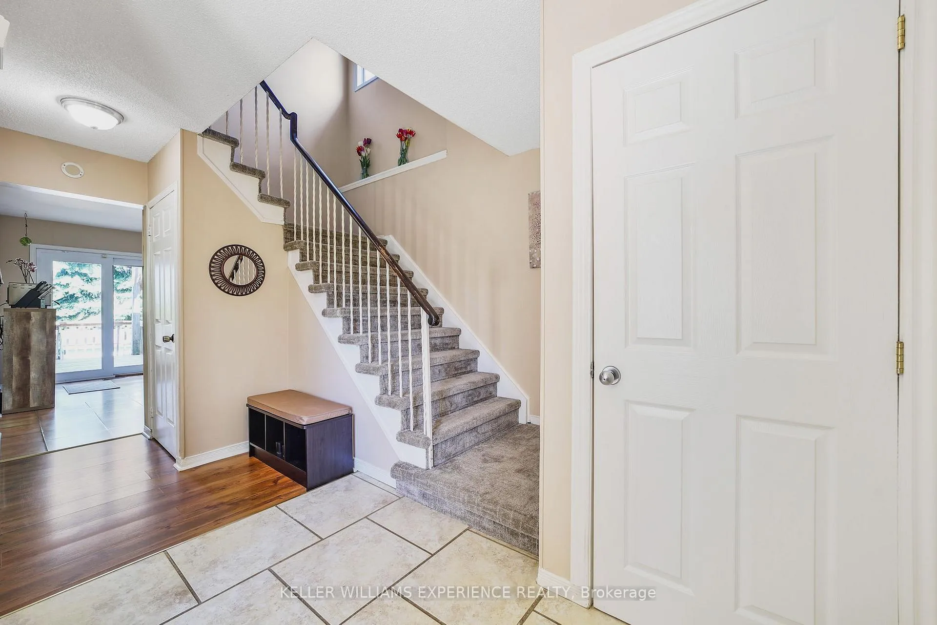 Photo 9 of 45 Garden Drive, Barrie, Allandale Heights — HOMEH