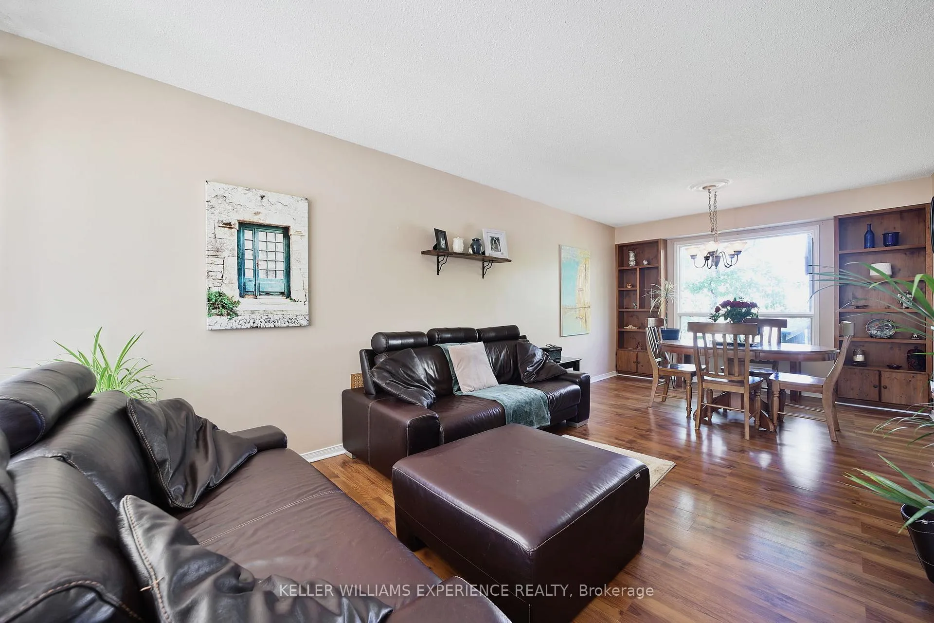 Photo 10 of 45 Garden Drive, Barrie, Allandale Heights — HOMEH