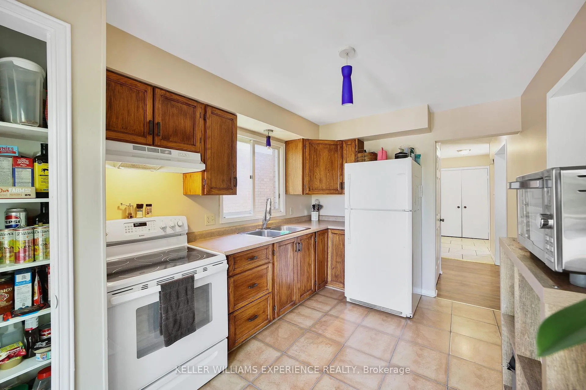 Photo 14 of 45 Garden Drive, Barrie, Allandale Heights — HOMEH