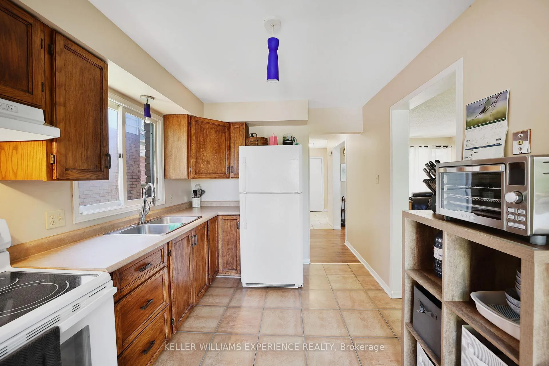 Photo 16 of 45 Garden Drive, Barrie, Allandale Heights — HOMEH