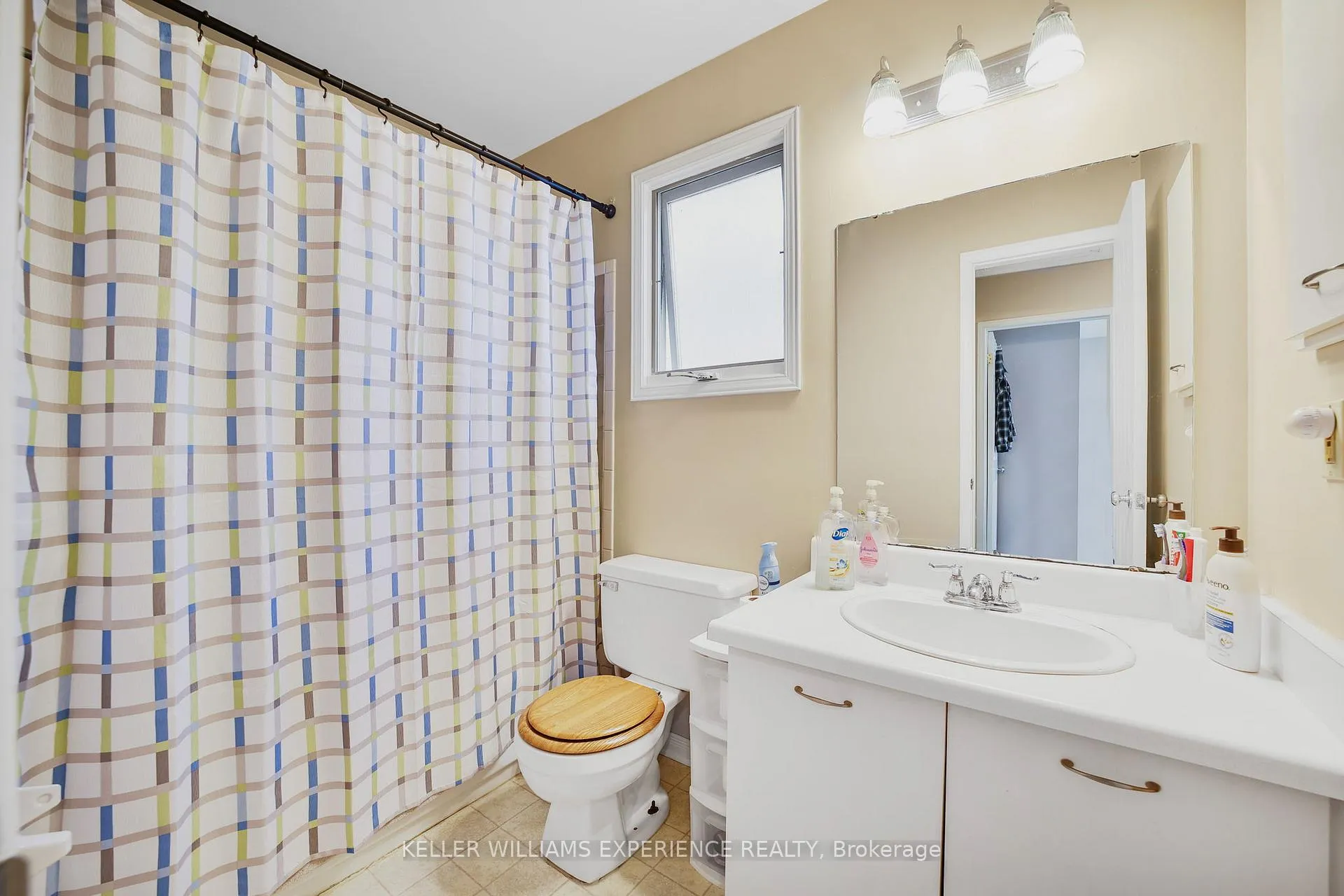 Photo 28 of 45 Garden Drive, Barrie, Allandale Heights — HOMEH