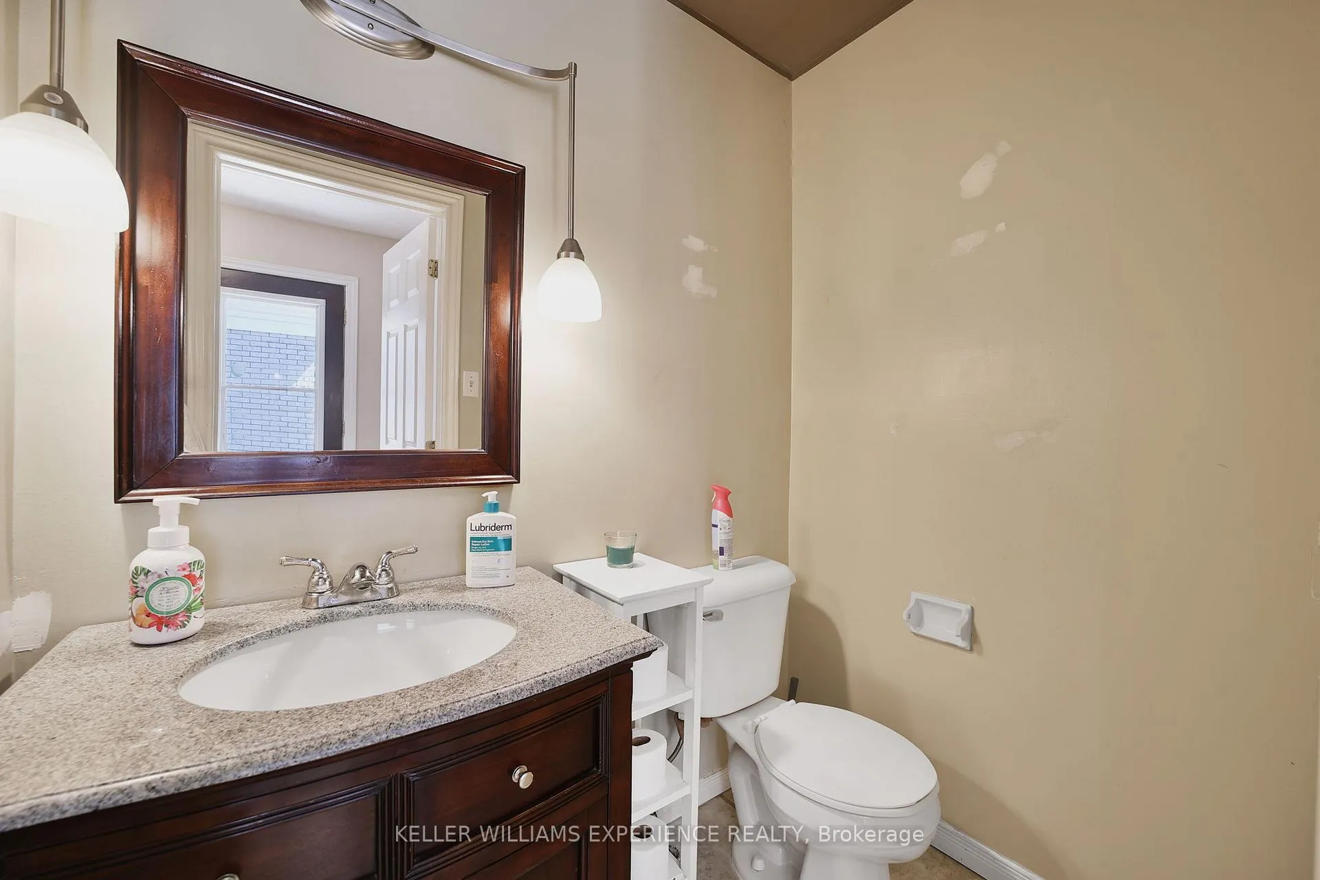 Photo 32 of 45 Garden Drive, Barrie, Allandale Heights — HOMEH