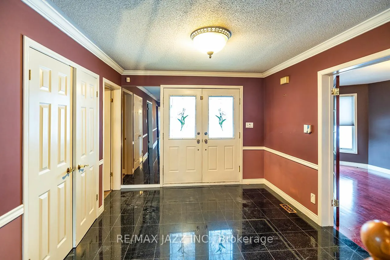 Photo 6 of 1002 Riverview Crescent, Pickering, Rougemount — HOMEH
