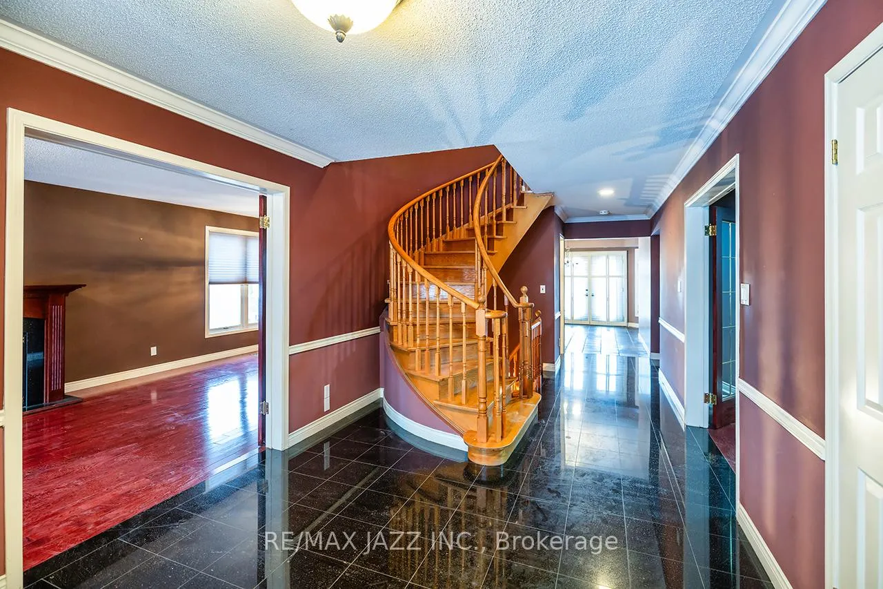 Photo 7 of 1002 Riverview Crescent, Pickering, Rougemount — HOMEH
