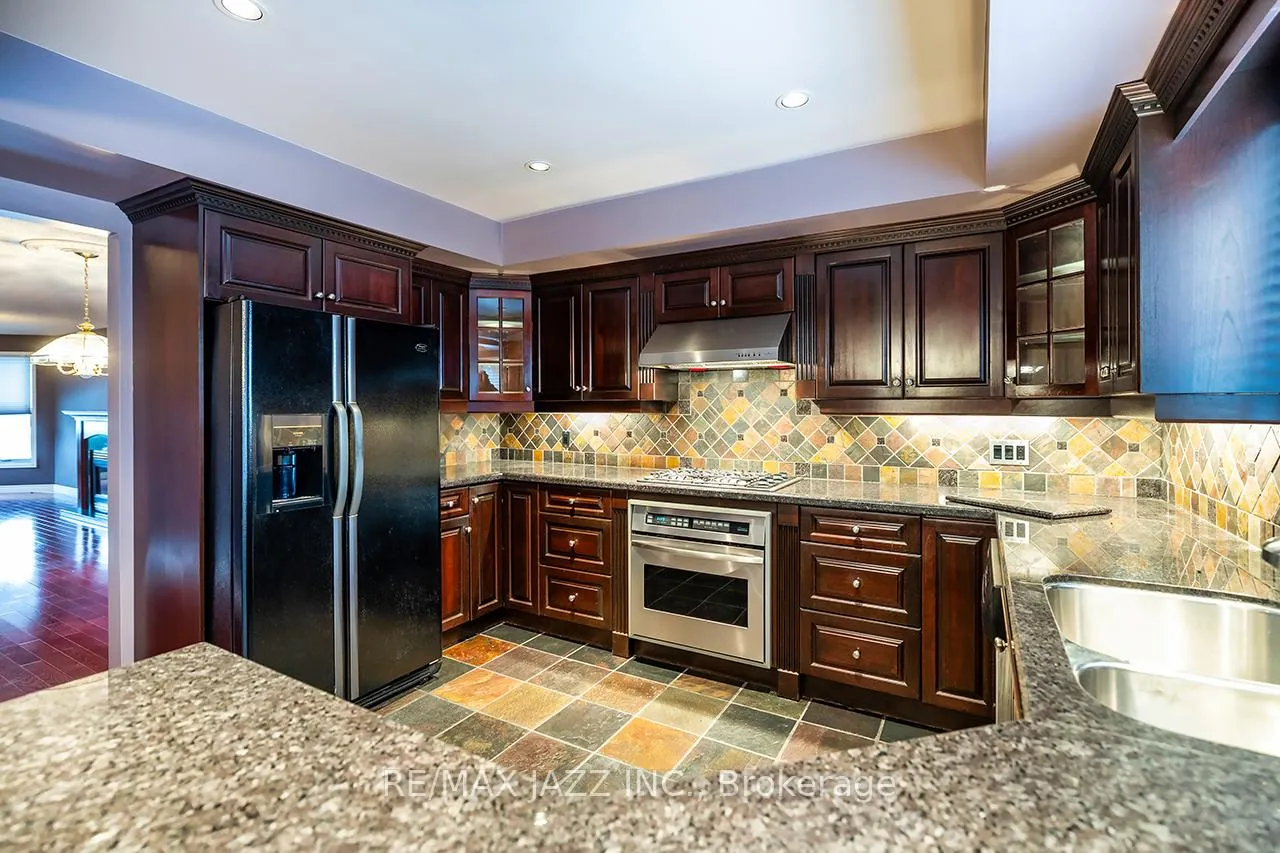 Photo 11 of 1002 Riverview Crescent, Pickering, Rougemount — HOMEH