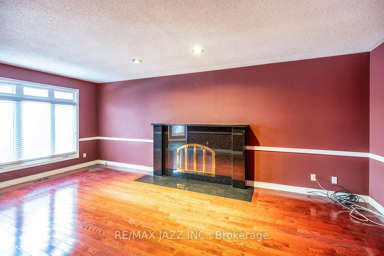 Photo 16 of 1002 Riverview Crescent, Pickering, Rougemount — HOMEH