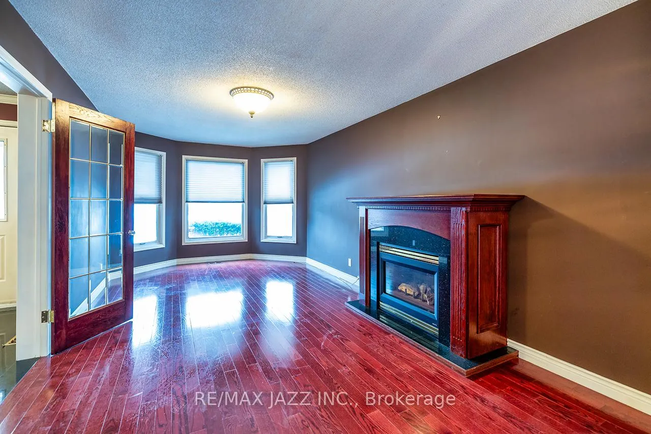 Photo 18 of 1002 Riverview Crescent, Pickering, Rougemount — HOMEH