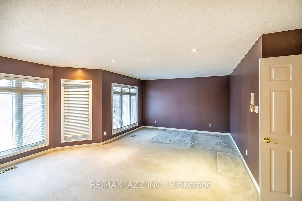 Photo 25 of 1002 Riverview Crescent, Pickering, Rougemount — HOMEH