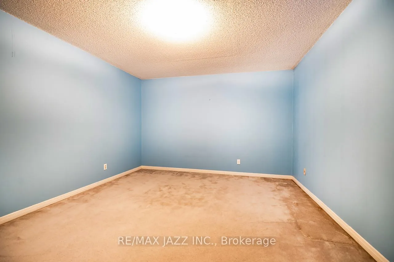 Photo 31 of 1002 Riverview Crescent, Pickering, Rougemount — HOMEH