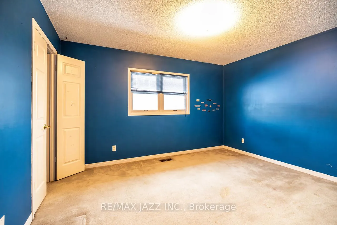 Photo 32 of 1002 Riverview Crescent, Pickering, Rougemount — HOMEH