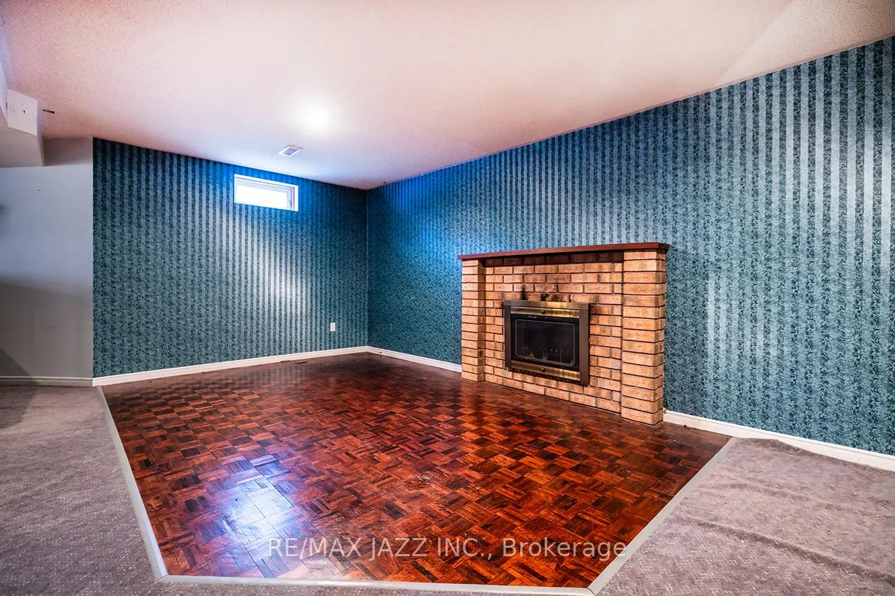 Photo 37 of 1002 Riverview Crescent, Pickering, Rougemount — HOMEH