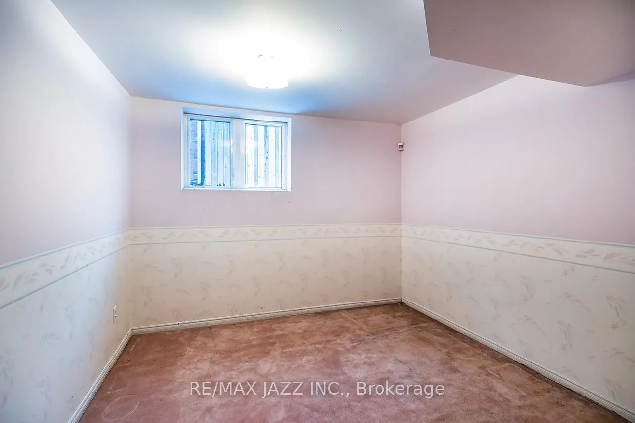 Photo 40 of 1002 Riverview Crescent, Pickering, Rougemount — HOMEH
