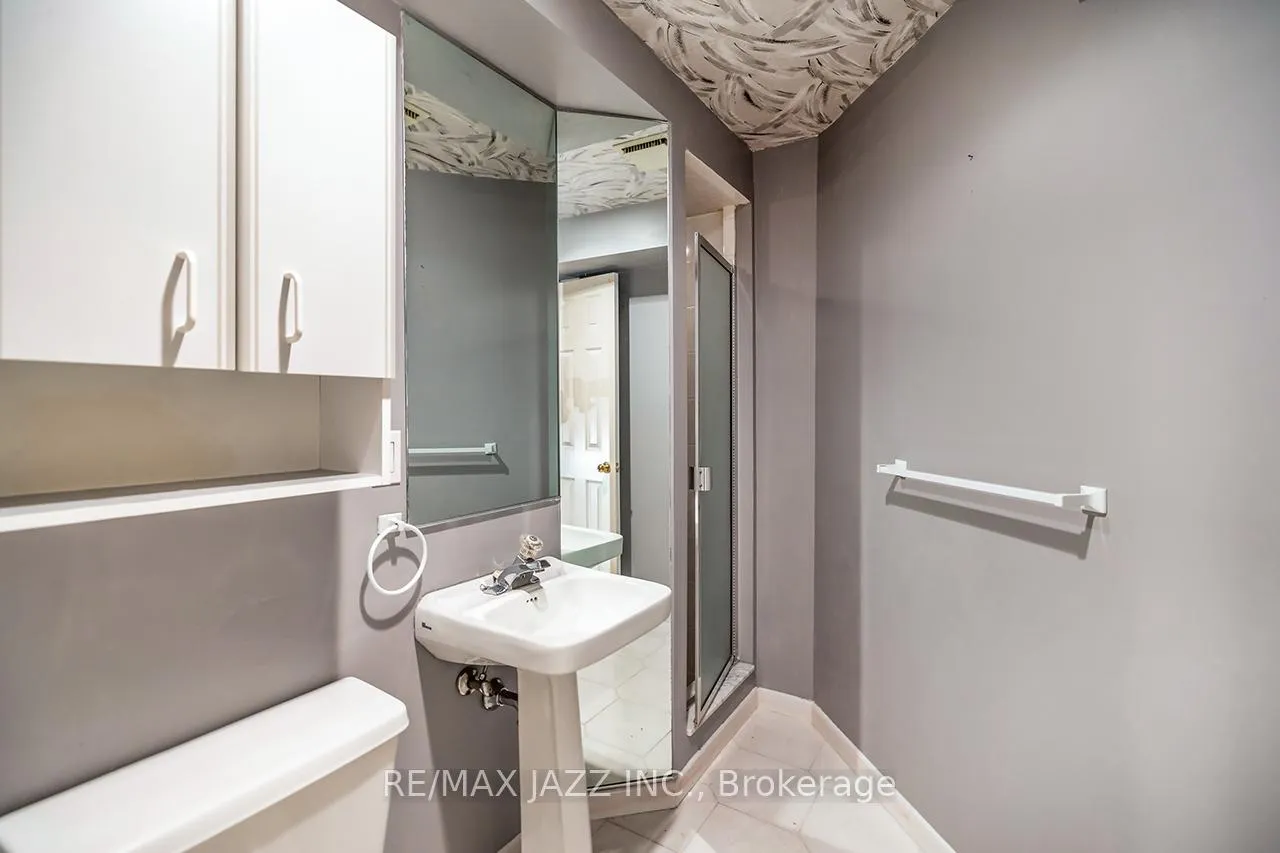 Photo 42 of 1002 Riverview Crescent, Pickering, Rougemount — HOMEH