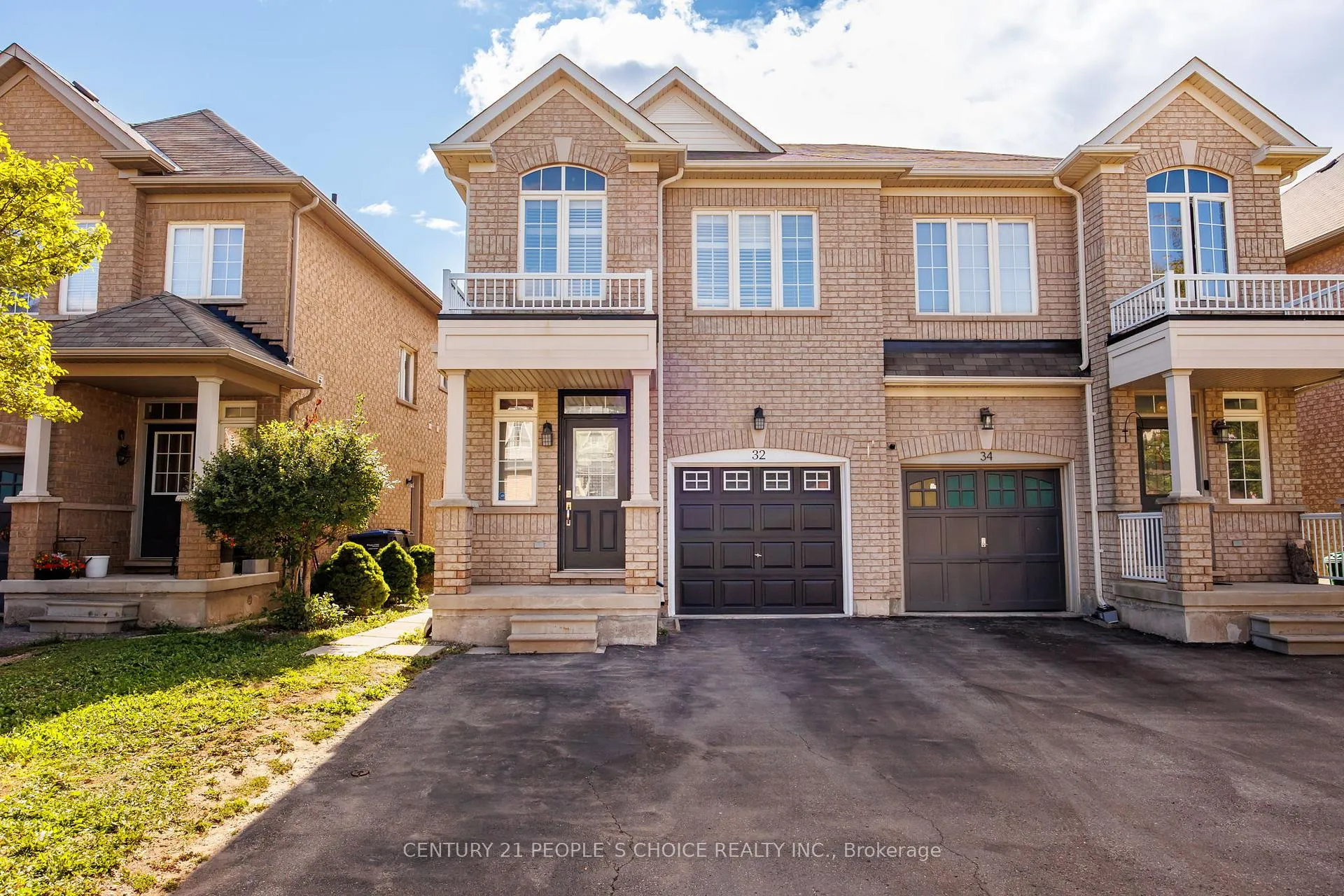 Photo 2 of 32 Frenchpark Circle, Brampton, Credit Valley — HOMEH