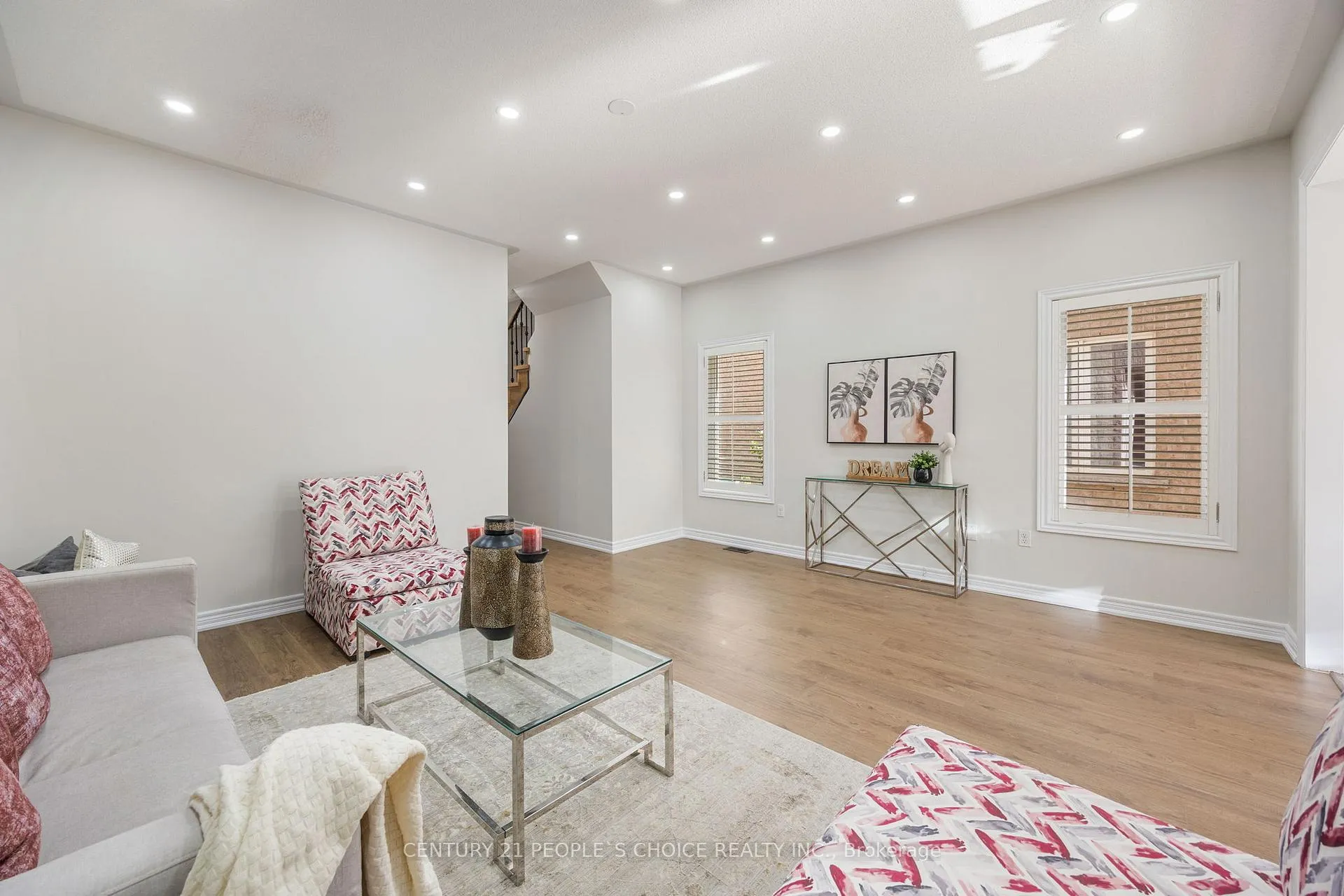 Photo 9 of 32 Frenchpark Circle, Brampton, Credit Valley — HOMEH