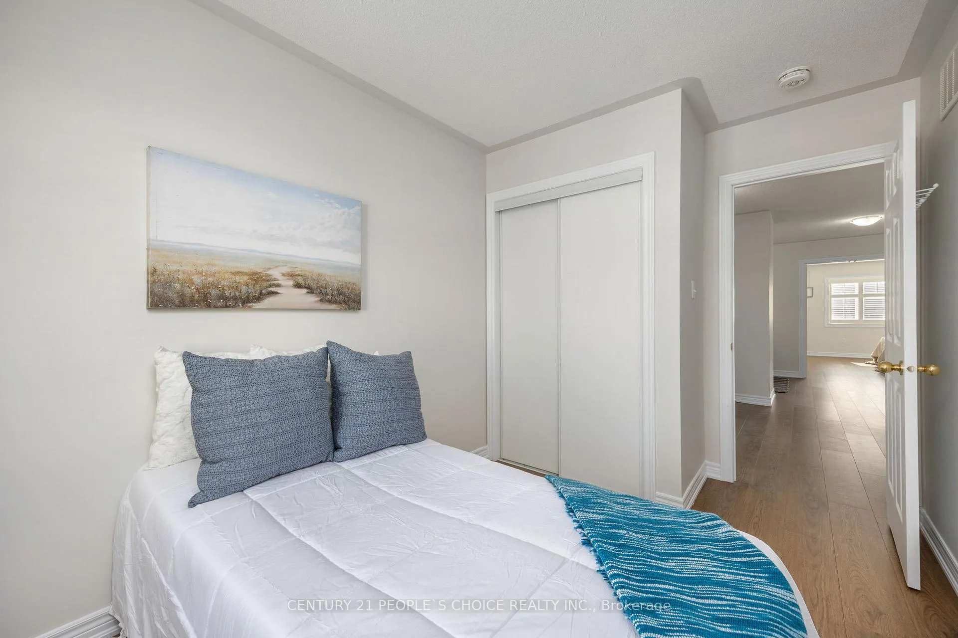 Photo 15 of 32 Frenchpark Circle, Brampton, Credit Valley — HOMEH