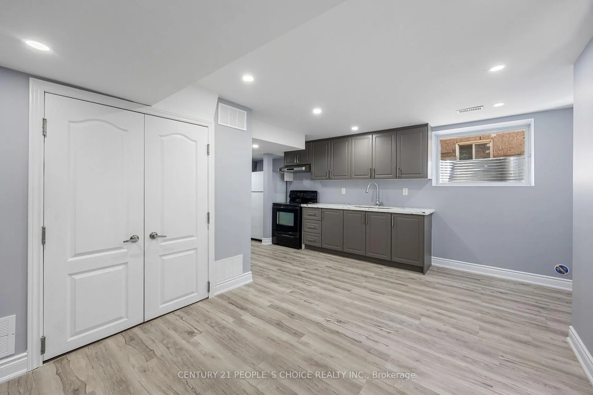 Photo 29 of 32 Frenchpark Circle, Brampton, Credit Valley — HOMEH