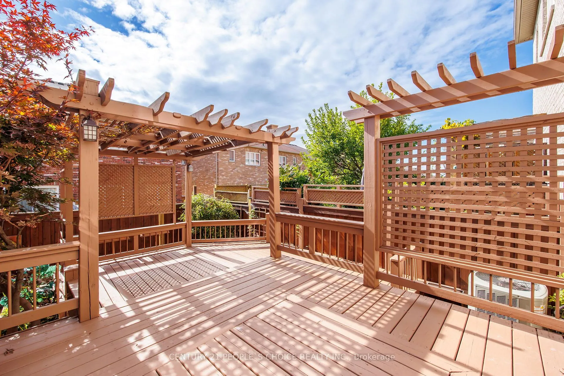 Photo 35 of 32 Frenchpark Circle, Brampton, Credit Valley — HOMEH