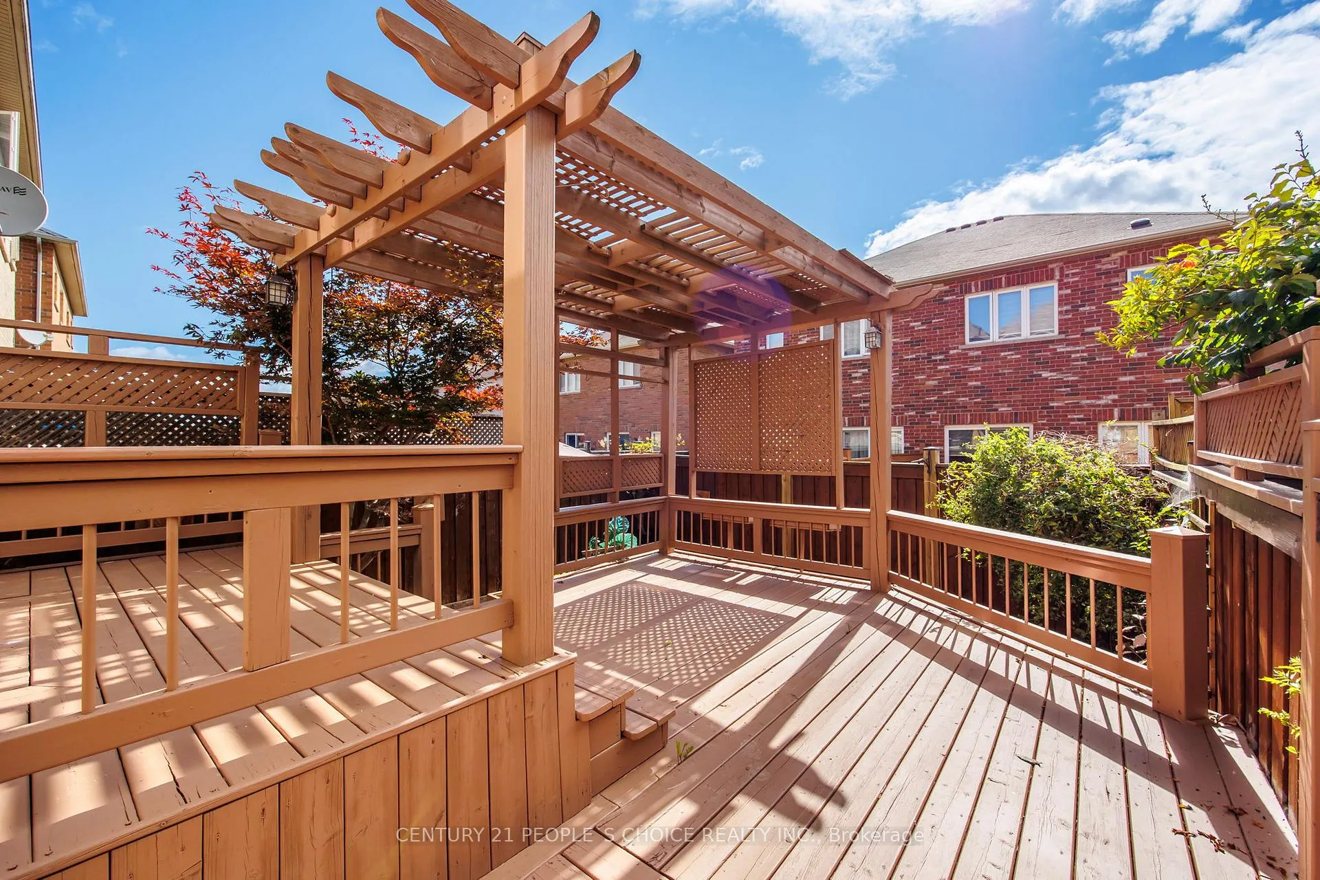 Photo 40 of 32 Frenchpark Circle, Brampton, Credit Valley — HOMEH