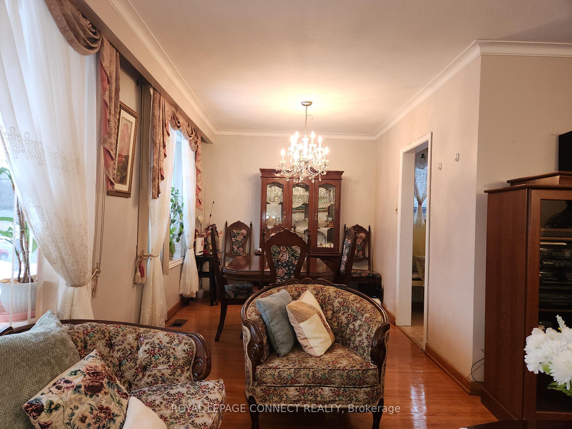 Photo 4 of 1440 Danforth Road, Scarborough, Bendale — HOMEH