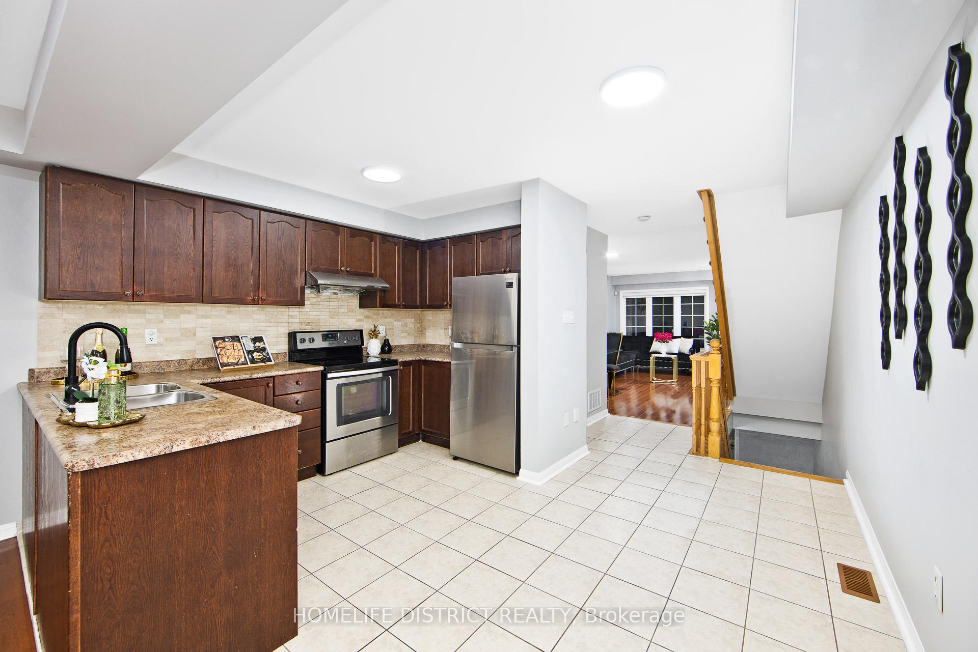 Photo 11 of 77 Coyote Crescent, Scarborough, Rouge — HOMEH
