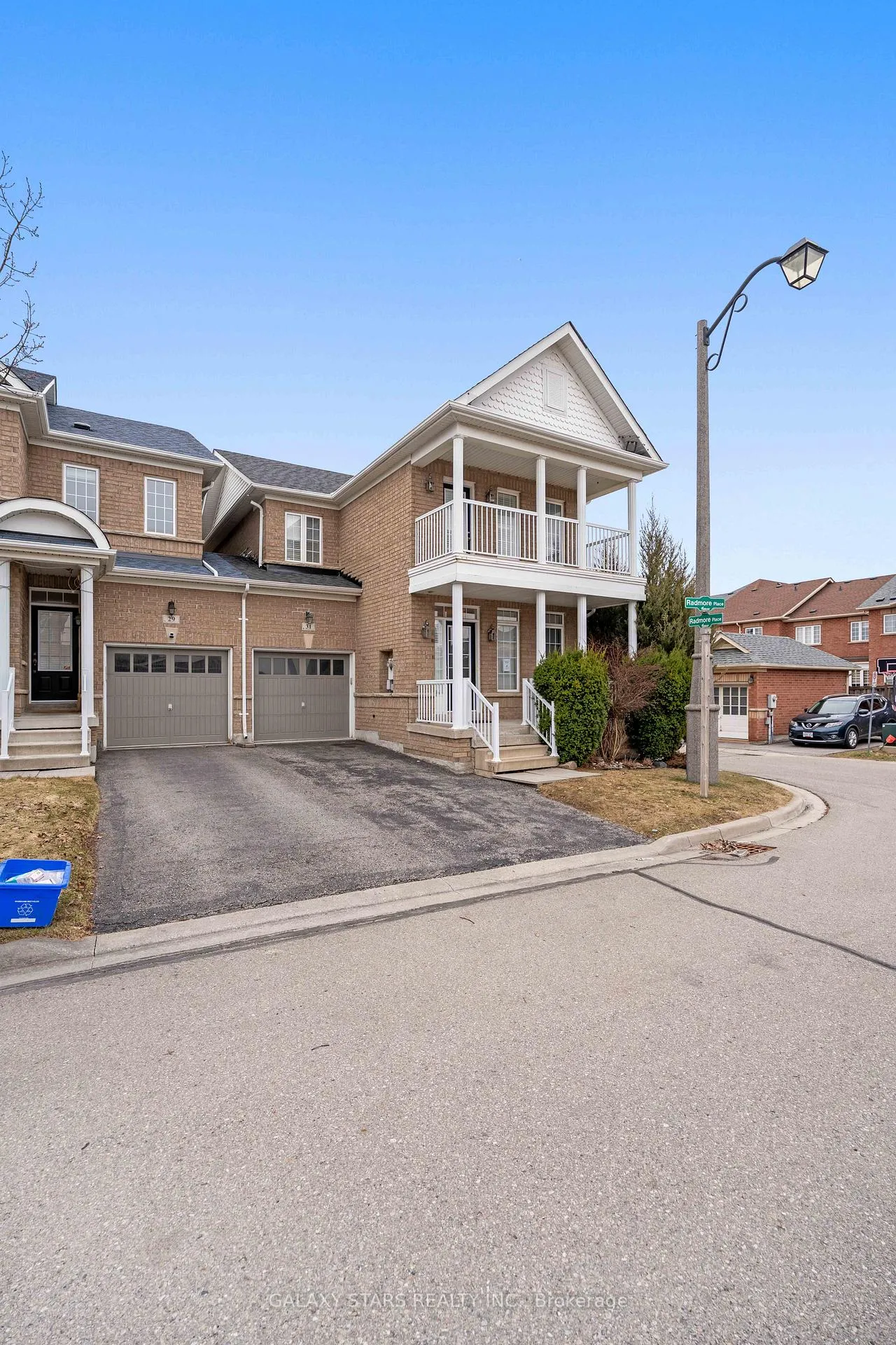Photo 3 of 31 Radmore Place, Markham, Box Grove — HOMEH