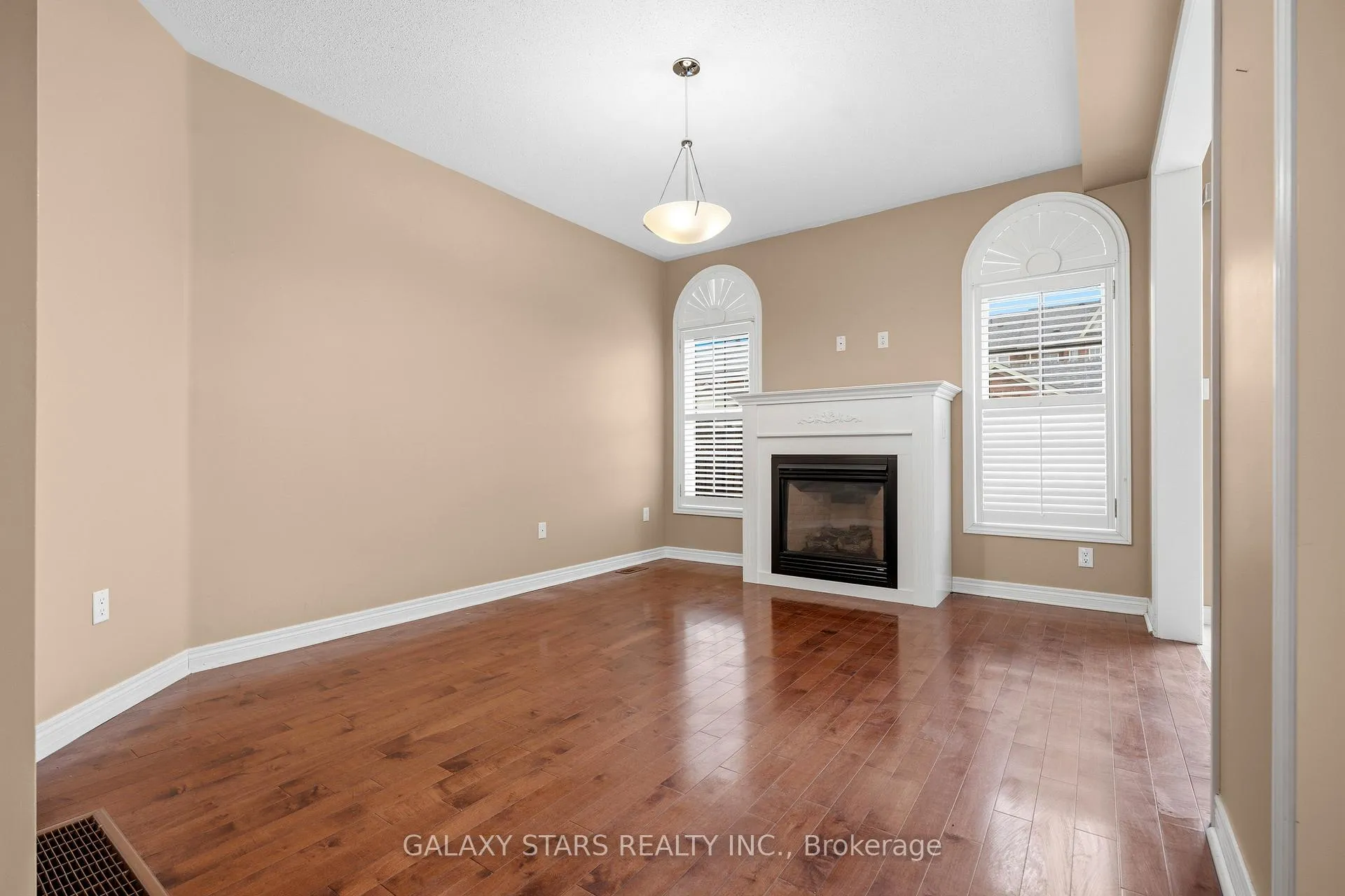 Photo 10 of 31 Radmore Place, Markham, Box Grove — HOMEH