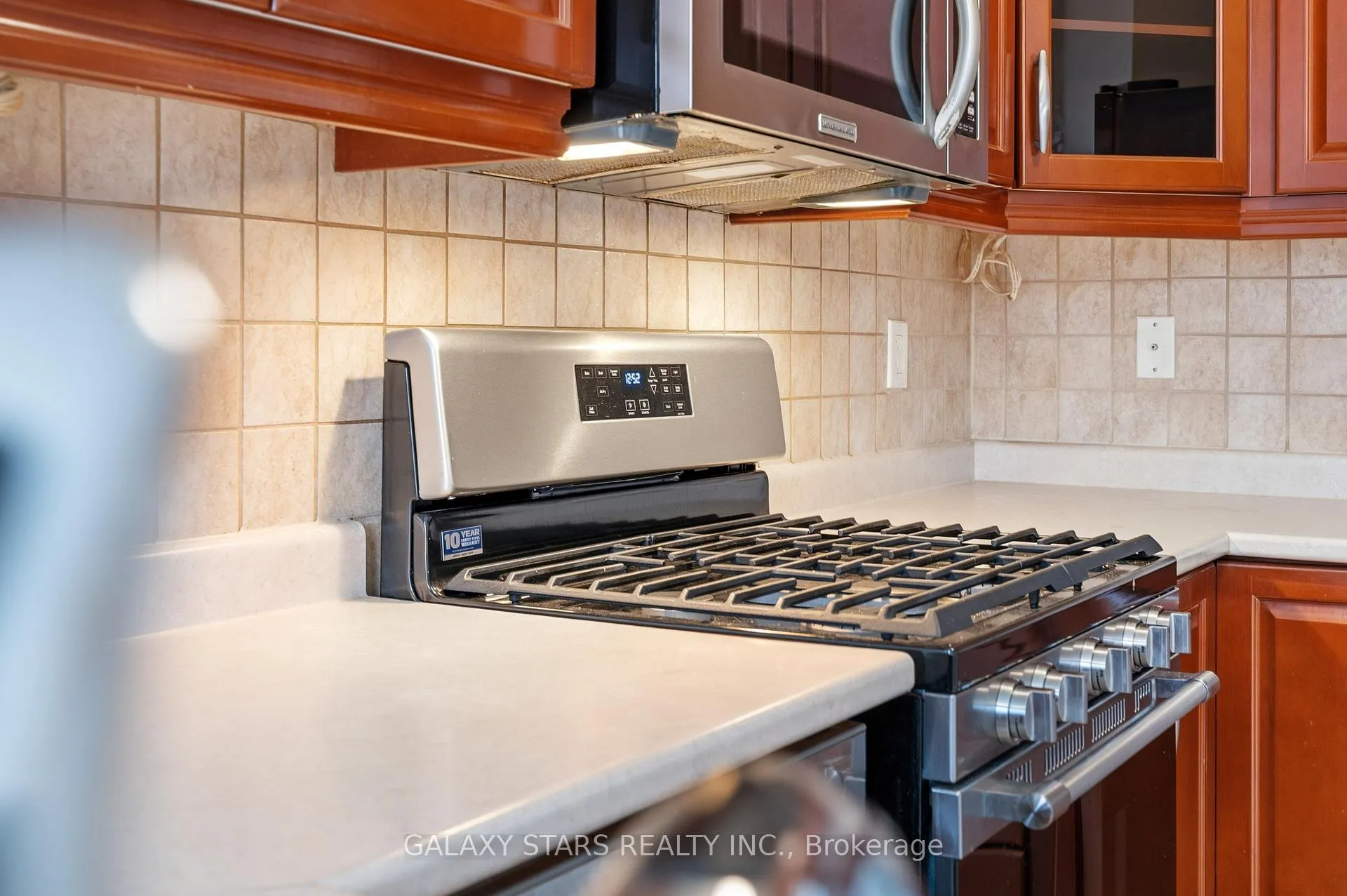 Photo 16 of 31 Radmore Place, Markham, Box Grove — HOMEH