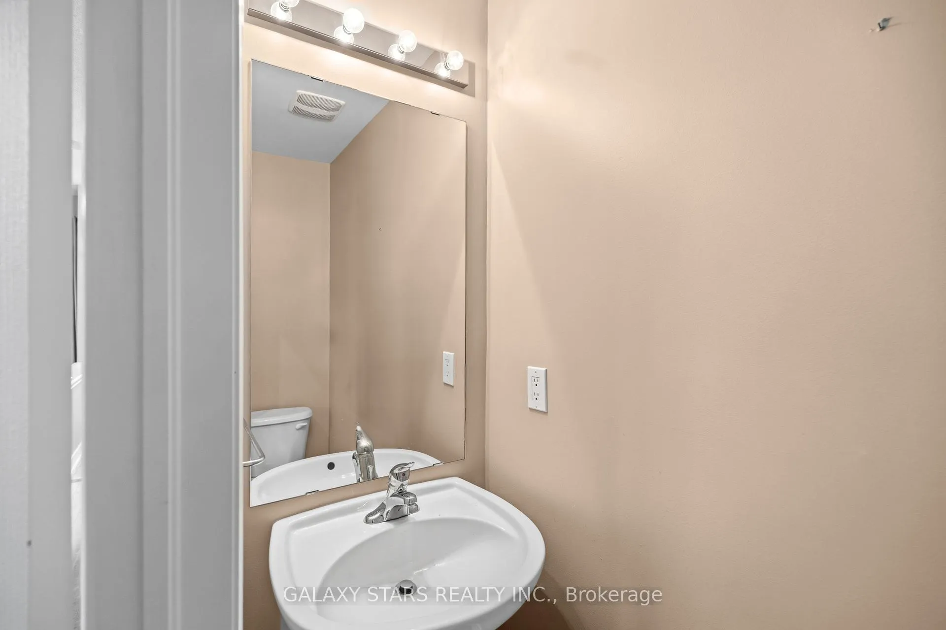 Photo 17 of 31 Radmore Place, Markham, Box Grove — HOMEH