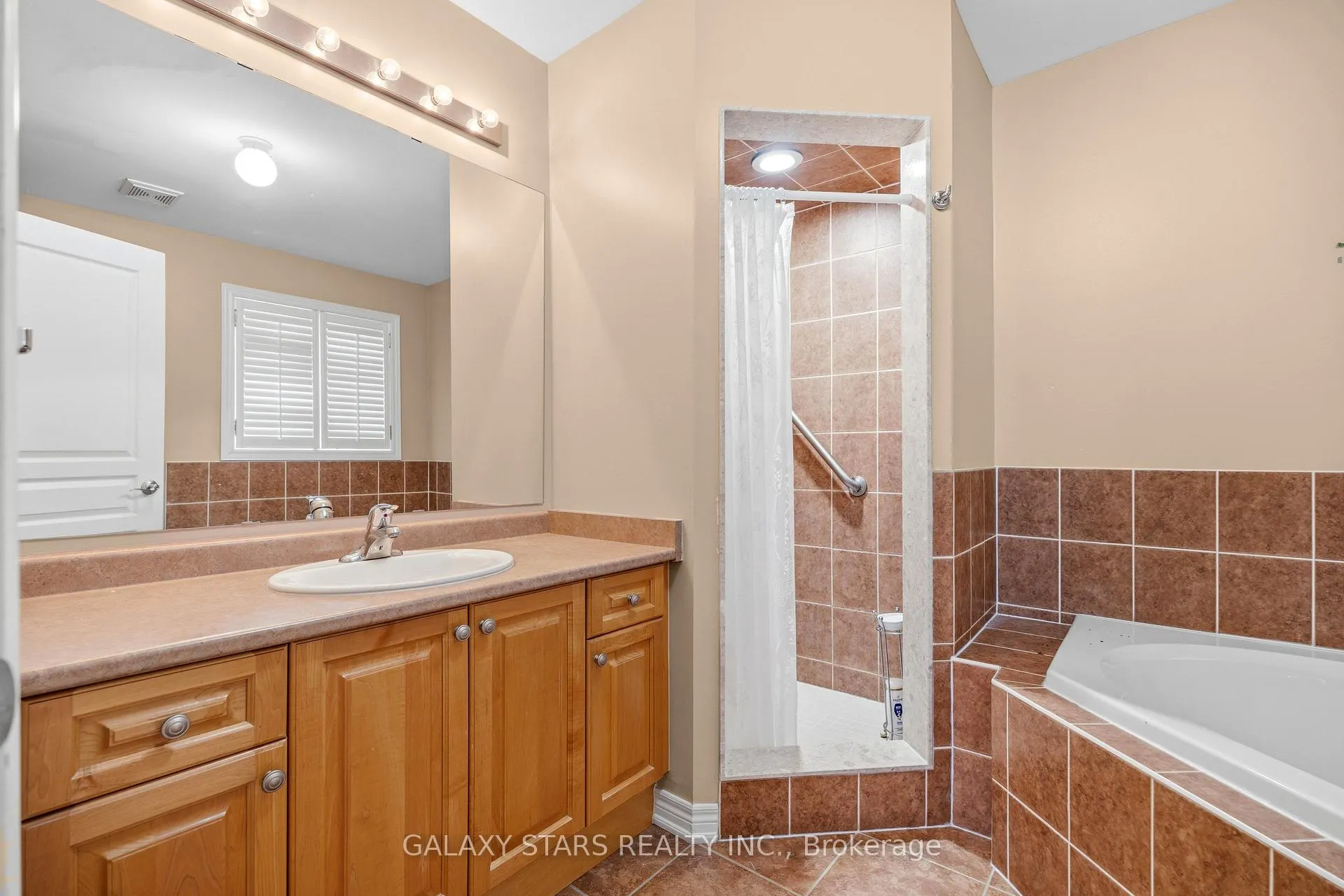 Photo 24 of 31 Radmore Place, Markham, Box Grove — HOMEH