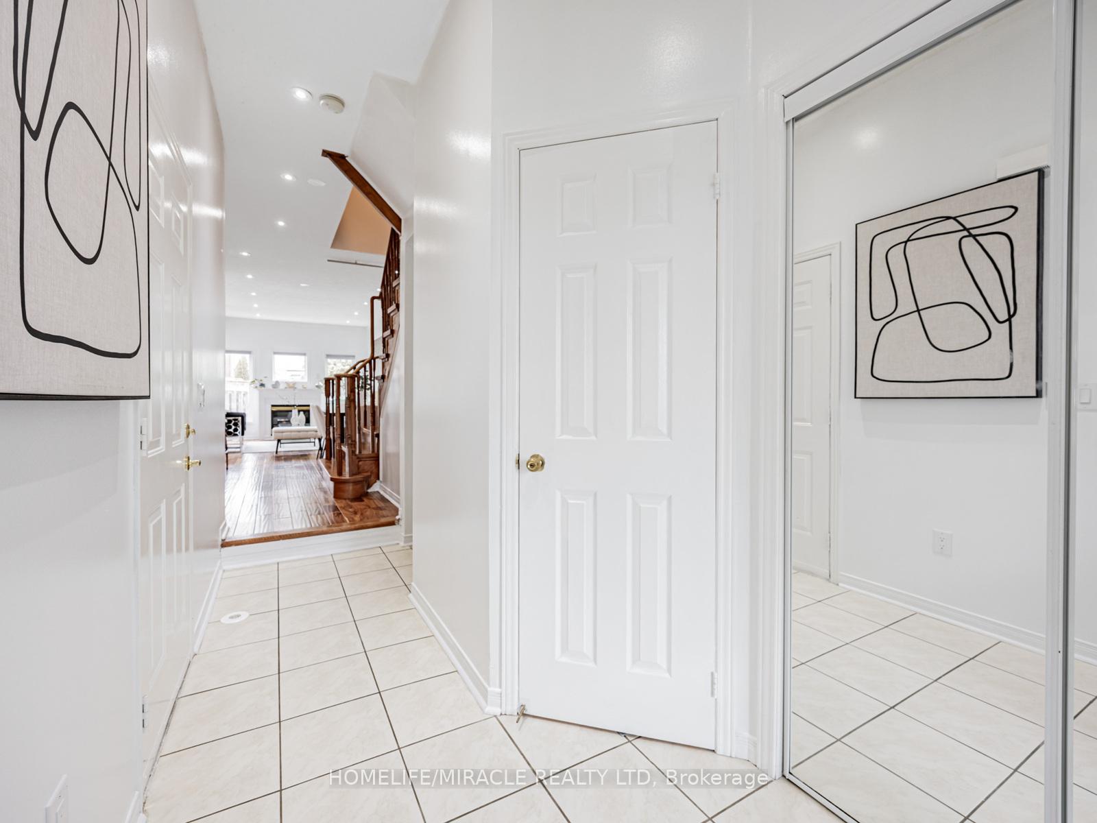 Photo 5 of 172 Gristone Crescent, Scarborough, Rouge — HOMEH